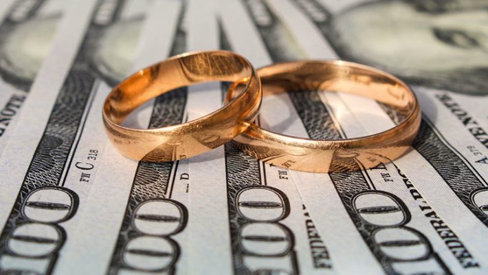keeping separate bank accounts when married
